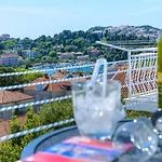Tija Two Bedroom With Balcony And Partial Sea View Lejlighed