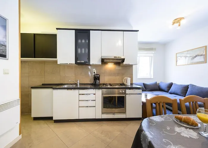 Tija Two Bedroom With Balcony And Partial Sea View Apartamento