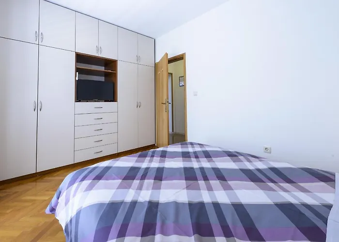 Tija Two Bedroom With Balcony And Partial Sea View Apartamento