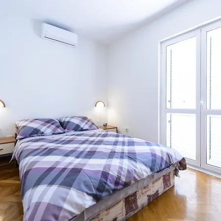 Tija Two Bedroom With Balcony And Partial Sea View *