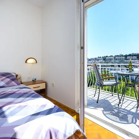 דירה Tija Two Bedroom With Balcony And Partial Sea View