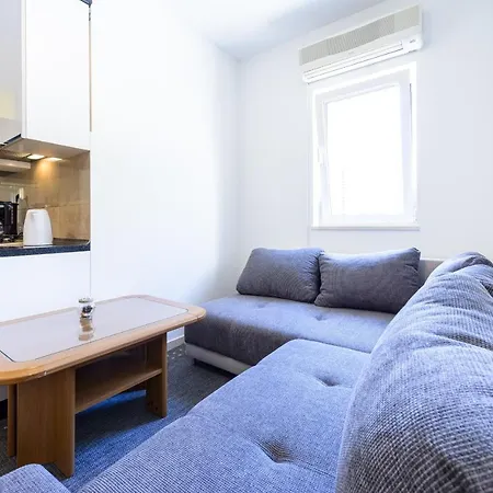 Tija Two Bedroom With Balcony And Partial Sea View דירה