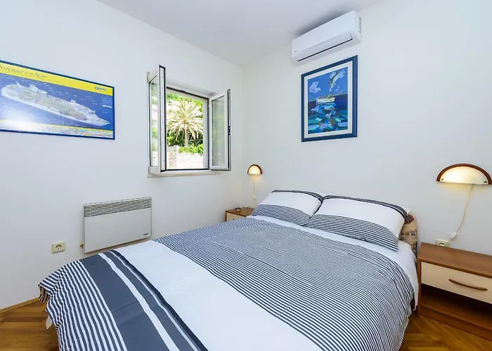 Tija Two Bedroom With Balcony And Partial Sea View *