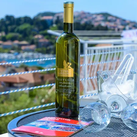 Apartment Tija Two Bedroom With Balcony And Partial Sea View