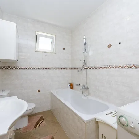 Tija Two Bedroom With Balcony And Partial Sea View * Dubrownik